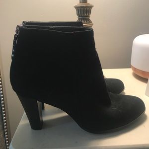 Adrienne Vittadini booties
